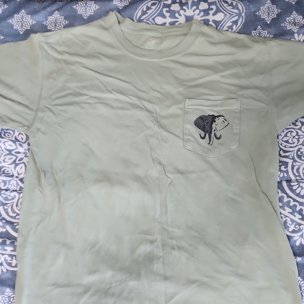Ivory Ella Light Green Elephant Graphic Tee MEDIUM